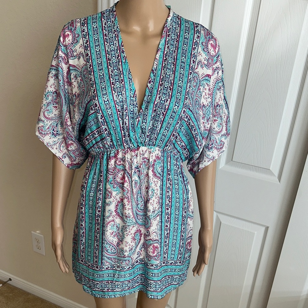 NWT RENEE C Kailano V- Neck Tunic in a Teal Green and White Paisley Size Small. - Picture 1 of 13